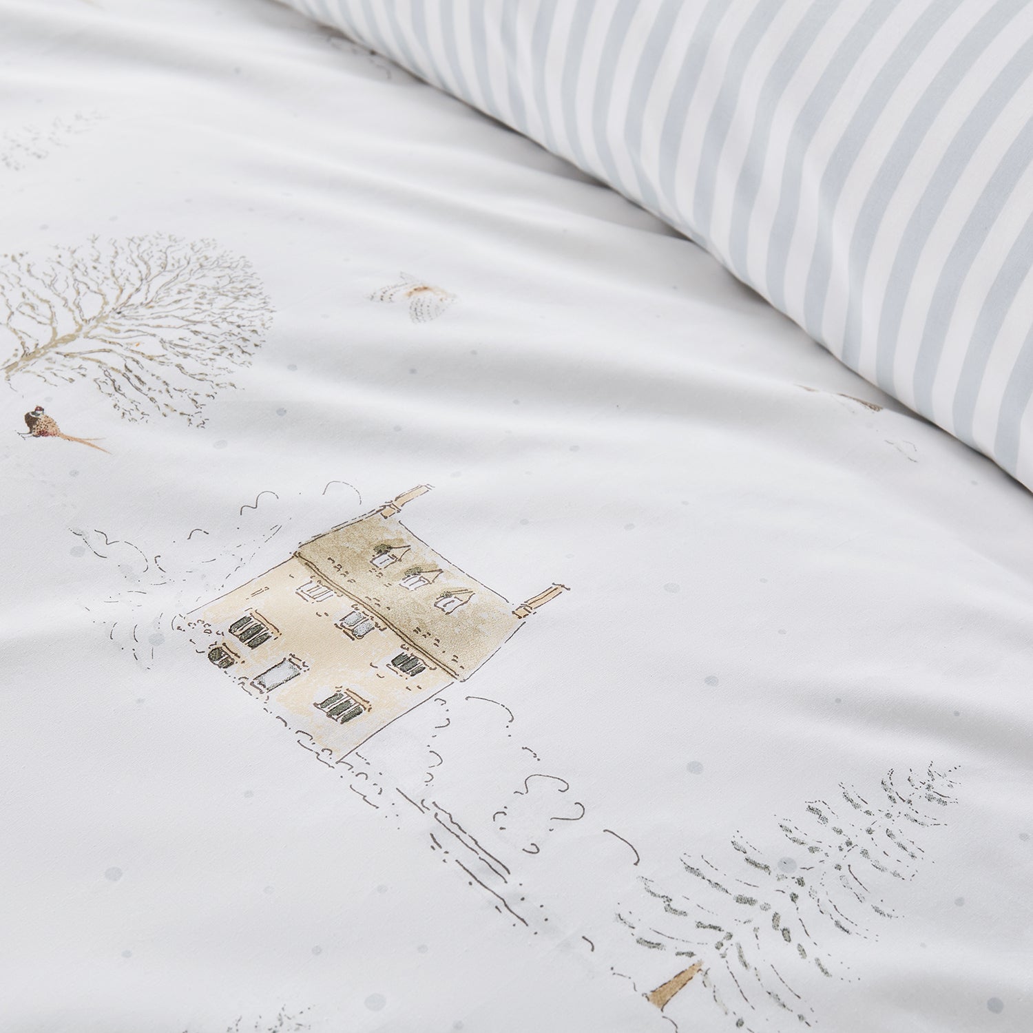 Snowy Cottage Bedding Set by Sophie Allport