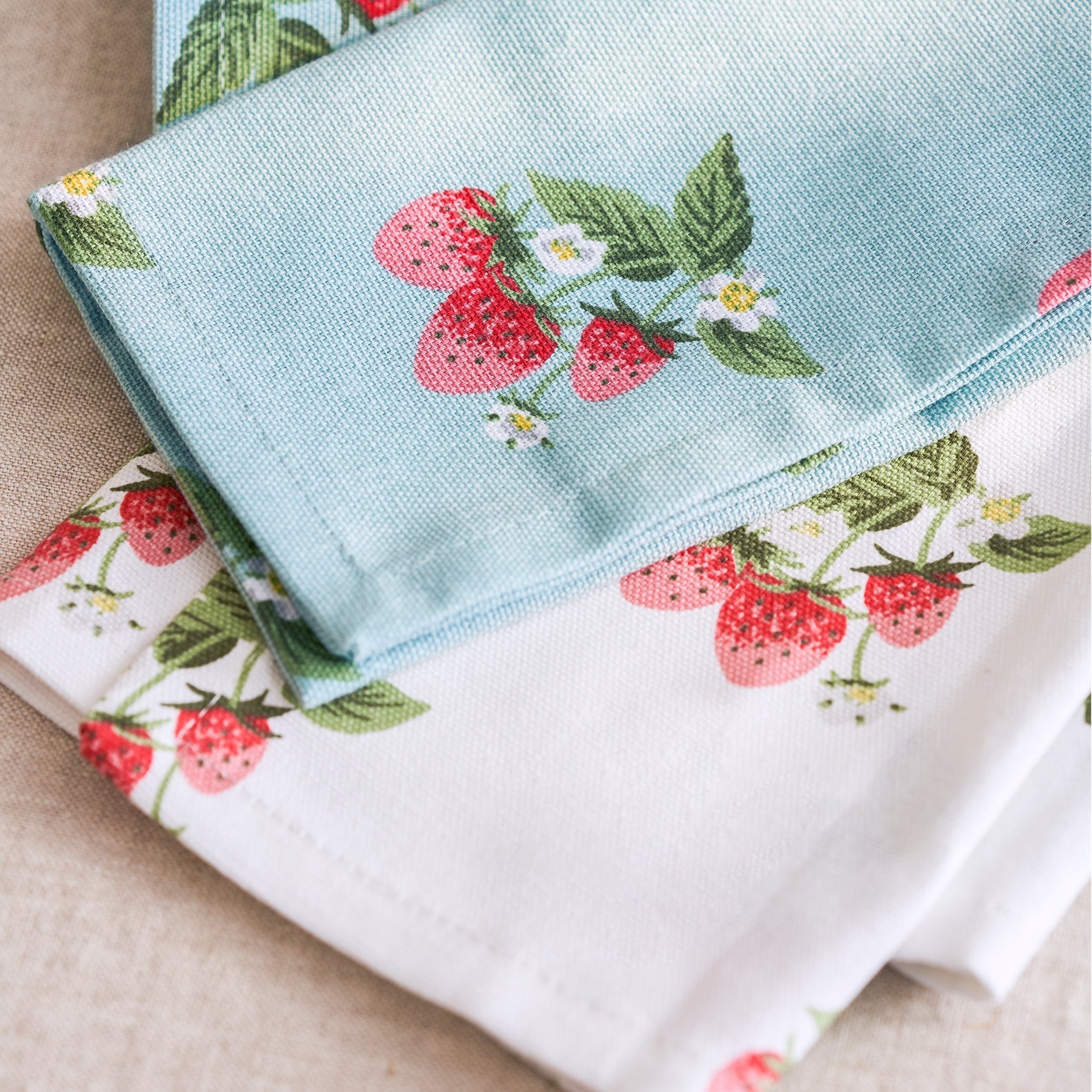 Strawberries Blue & White Napkins (Set of 4)