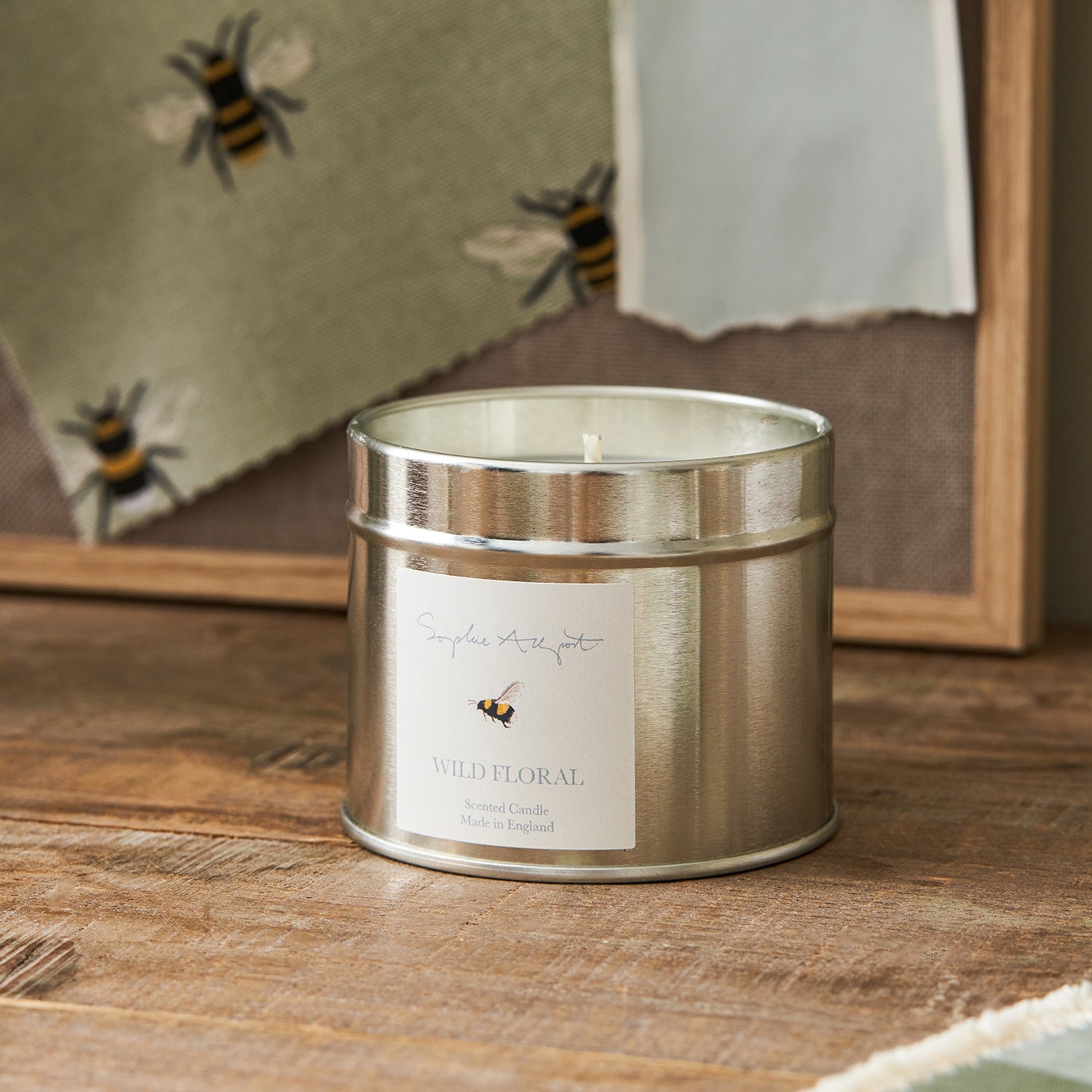 Floral scent tin candle by Sophie Allport detail