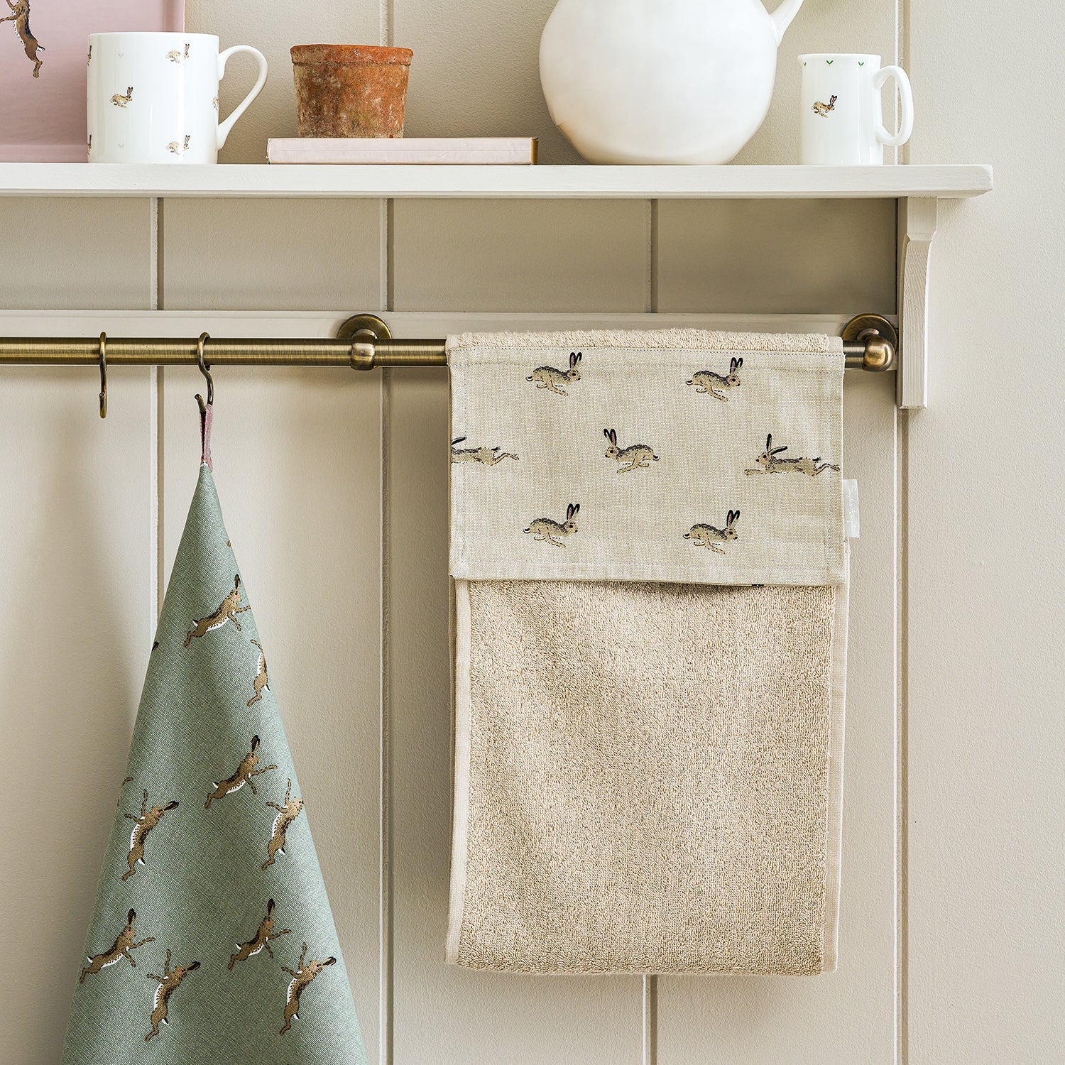 Hare Roller Hand Towel