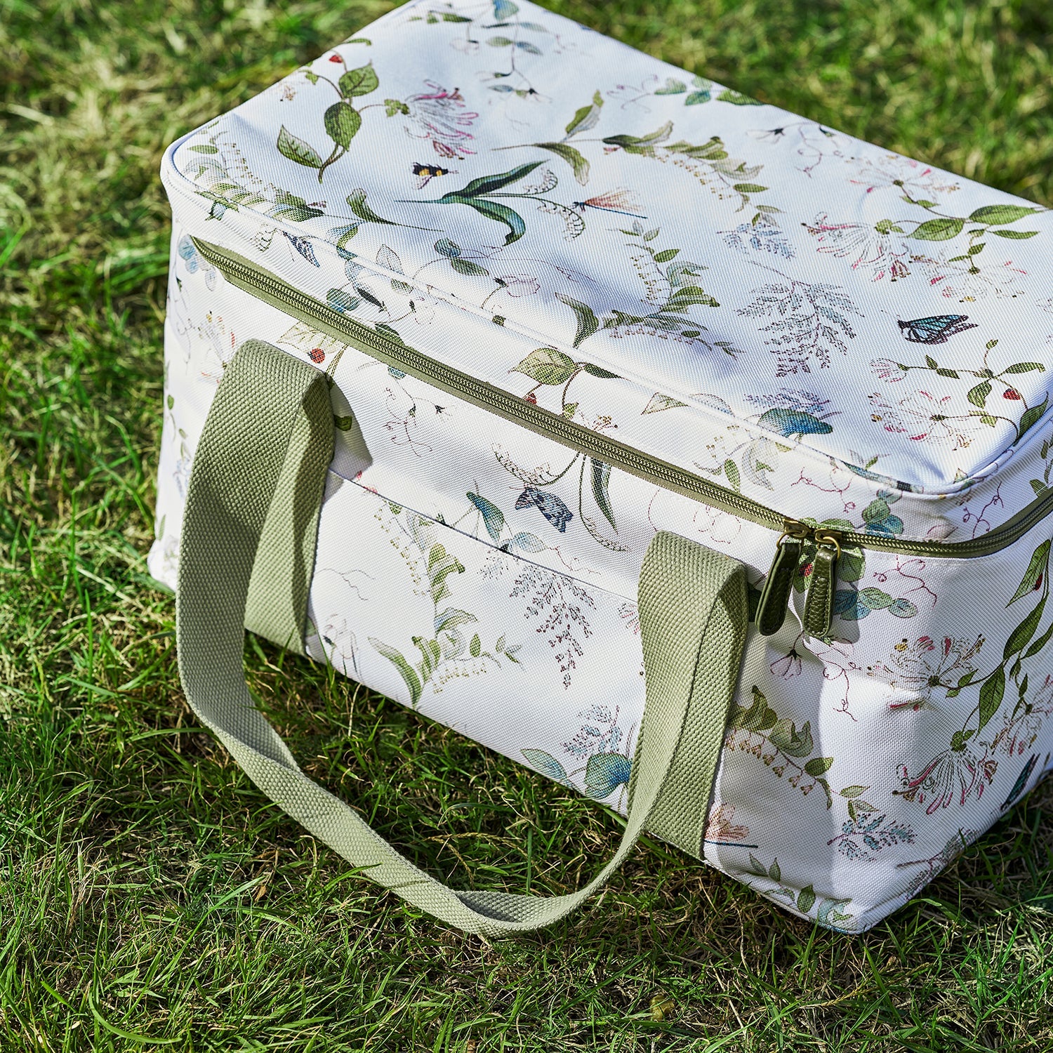 White picnic bag with floral print by Sophie Allport detail