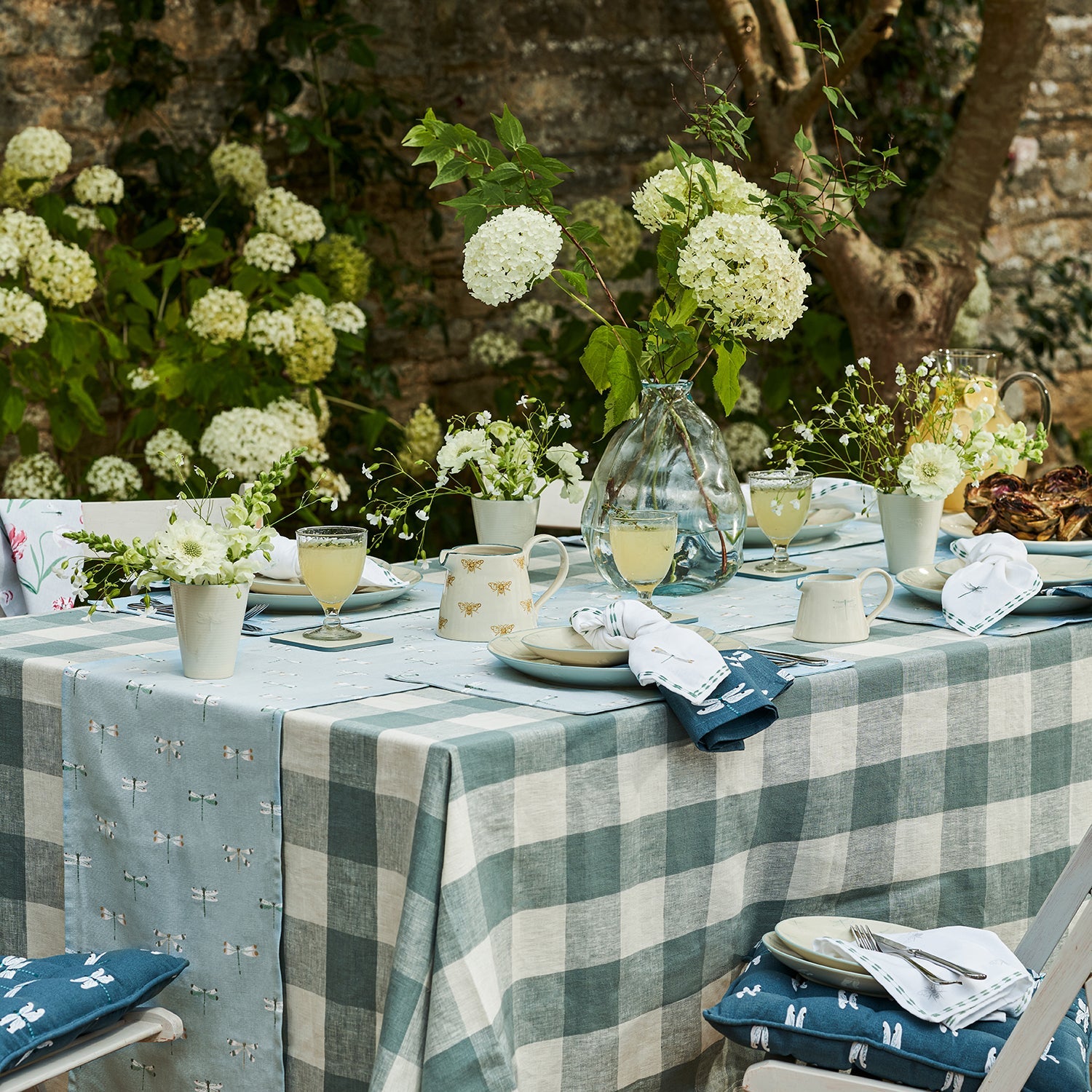 Summer tableware collection by Sophie Allport